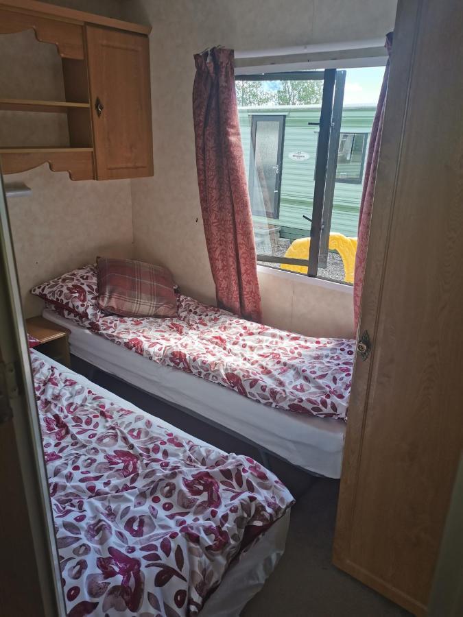 Lochlands Caravan Park X Villa Форфар Екстериор снимка