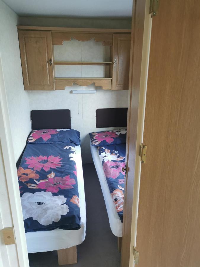 Lochlands Caravan Park X Villa Форфар Екстериор снимка