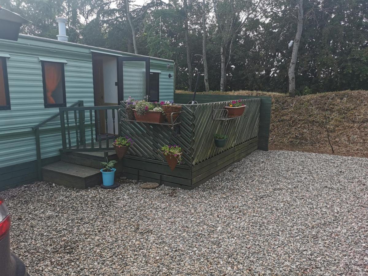 Lochlands Caravan Park X Villa Форфар Екстериор снимка