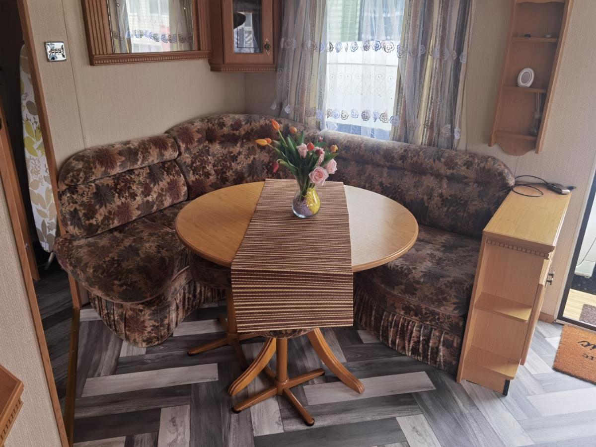Lochlands Caravan Park X Villa Форфар Екстериор снимка