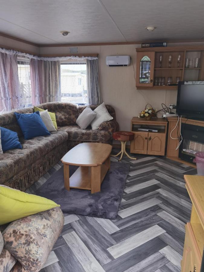 Lochlands Caravan Park X Villa Форфар Екстериор снимка